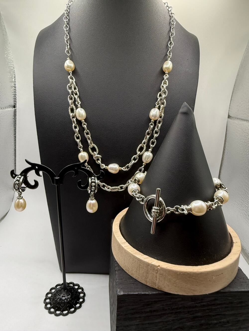 Honora Freshwater Pearls & 925 Slvr Set Necklace Bracelet & Pierced Earrings.